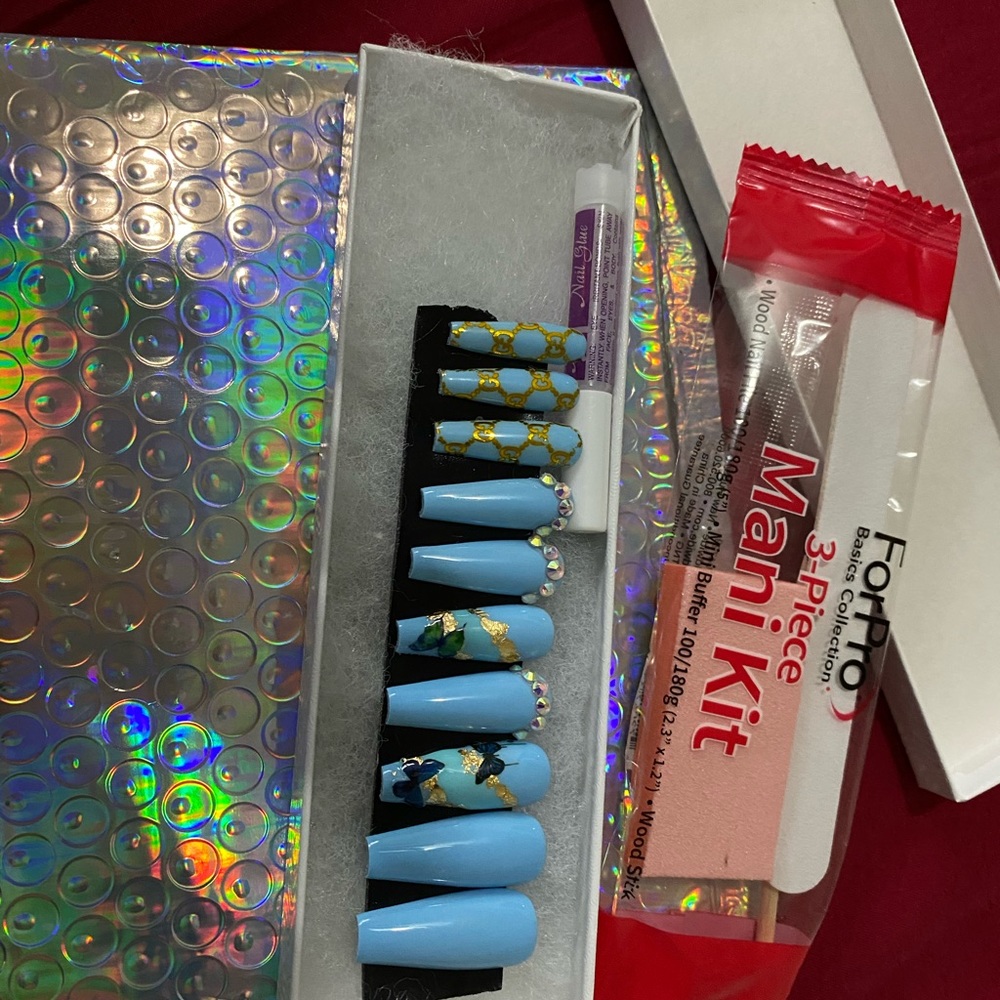 Designer trendy press on nails
